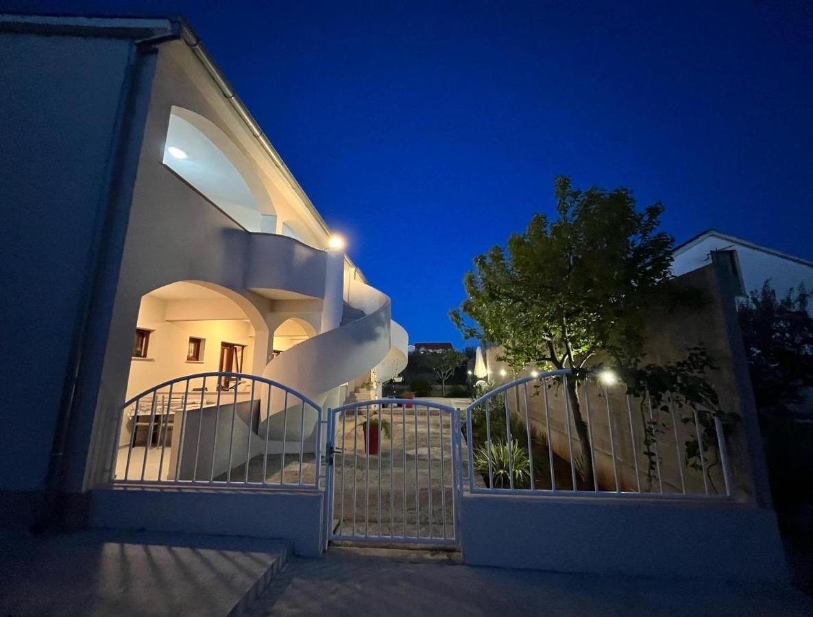 ביוגראד נה מורו Apartments Fortuna מראה חיצוני תמונה